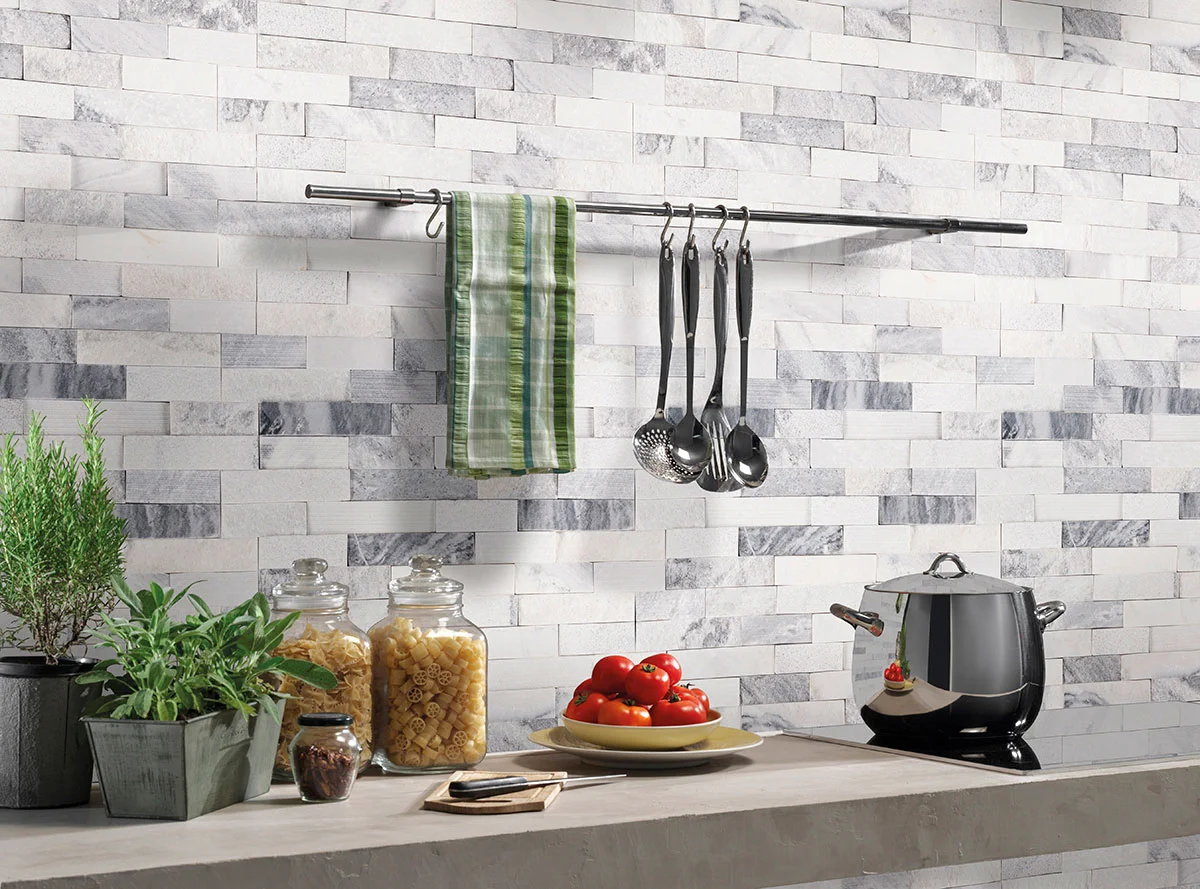 Stacked stone kitchen tile